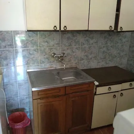 Sunny Hostel Budva
